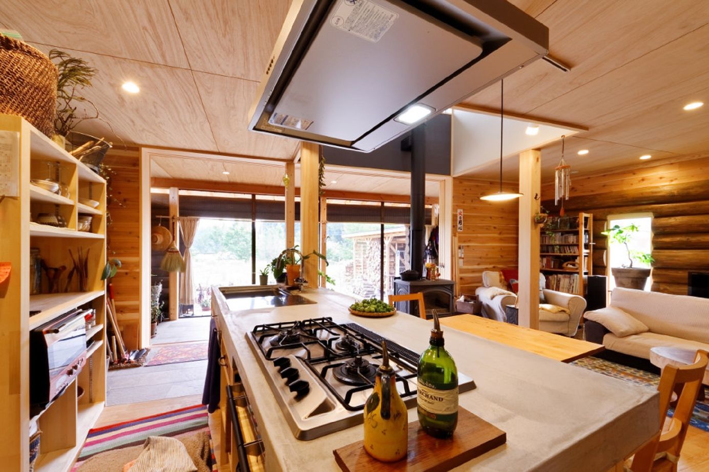 ジブログデザイン インナーテラスが内と外を繋ぎ、時をはぐくむ薪ストーブのある家の建築実例画像3