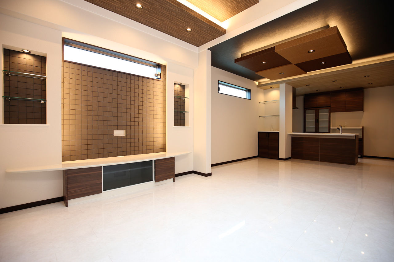 ヤマイチ住建 【大阪市/3階建て/2000万円台】3段折り上げの勾配天井にトップライト。モダンでラグジュアリーな2階LDKの建築実例画像3