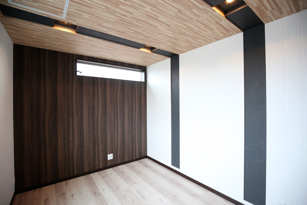 ヤマイチ住建 【大阪市/3階建て/2000万円台】3段折り上げの勾配天井にトップライト。モダンでラグジュアリーな2階LDKの建築実例画像8