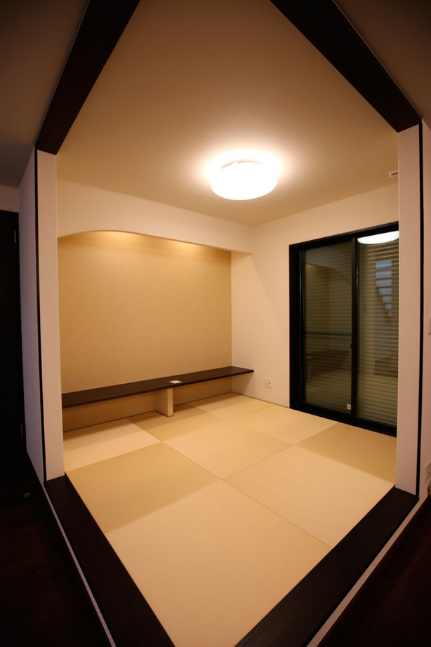 ヤマイチ住建 【東大阪市/3000万円台】天窓から光が注ぐ、アイランドキッチンのあるLDK。バルコニーでBBQも楽しめるの建築実例画像5