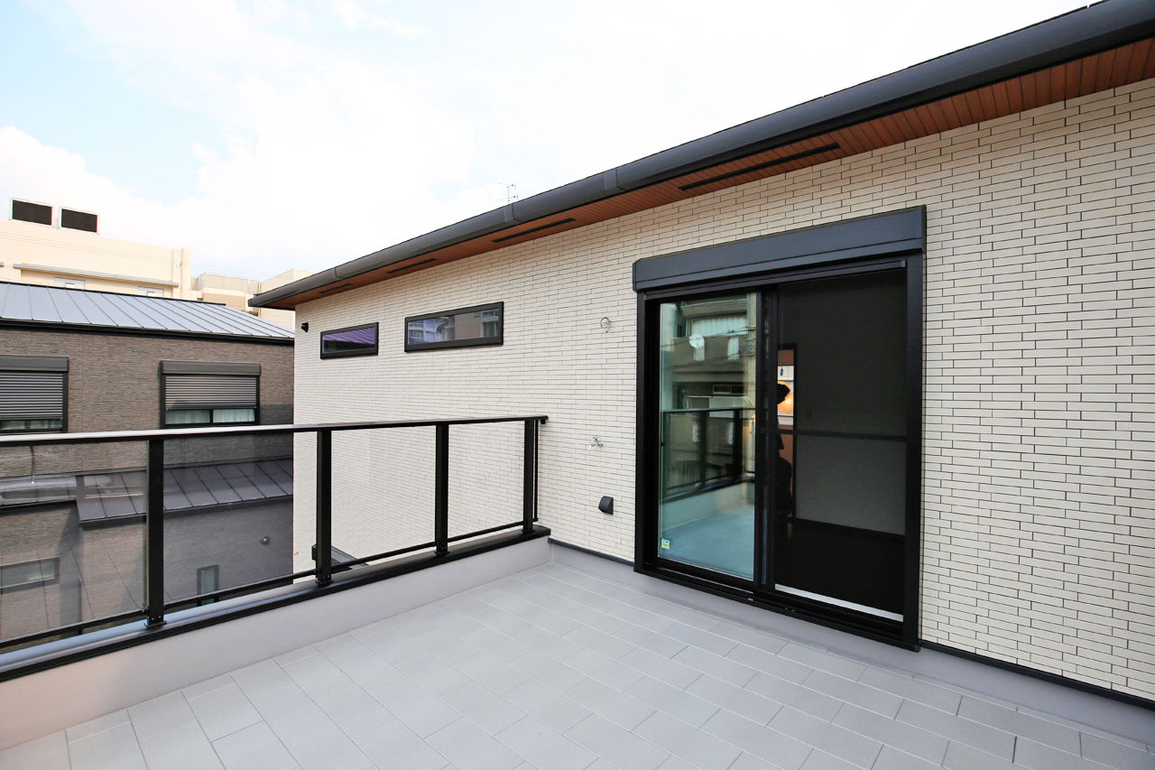 ヤマイチ住建 【東大阪市/3000万円台】天窓から光が注ぐ、アイランドキッチンのあるLDK。バルコニーでBBQも楽しめるの建築実例画像10