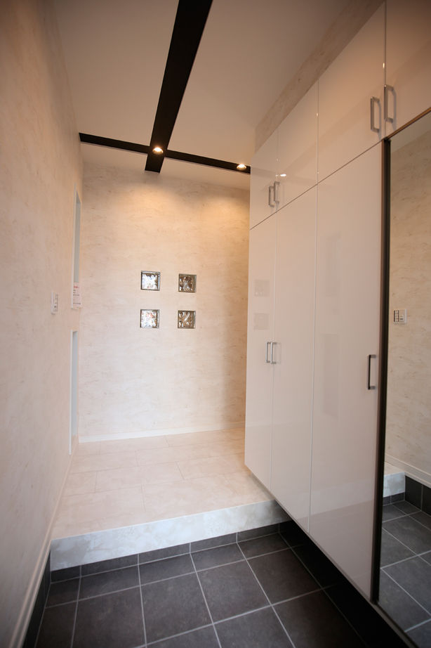 ヤマイチ住建 【大阪市/2000万円台】柔らかな光でデザインされたホテルライクなリビング。旗竿地の明るい住まいの建築実例画像10