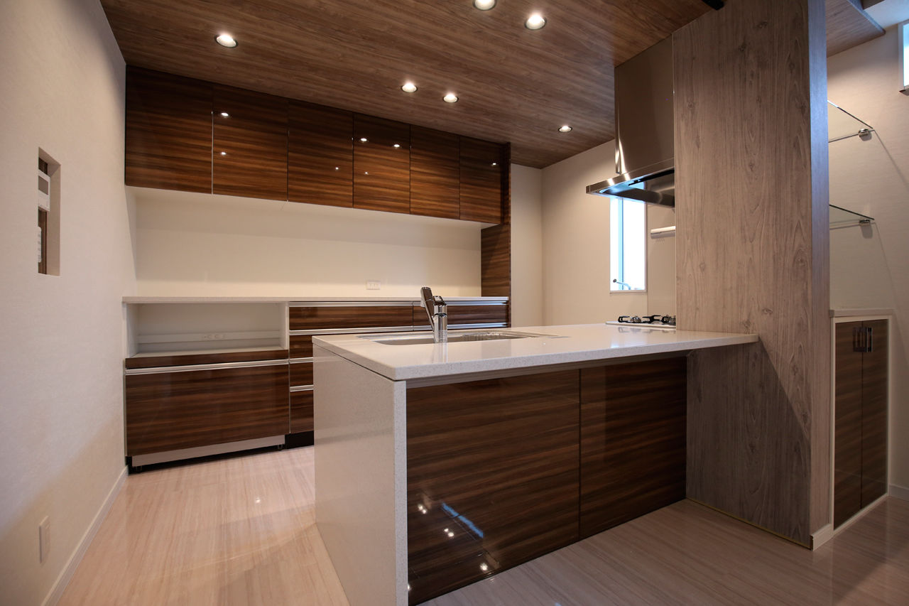 ヤマイチ住建 【大阪市/3階建て/2000万円台】凝った天井の意匠や間接照明で、オンリーワンのリビングをデザインの建築実例画像4