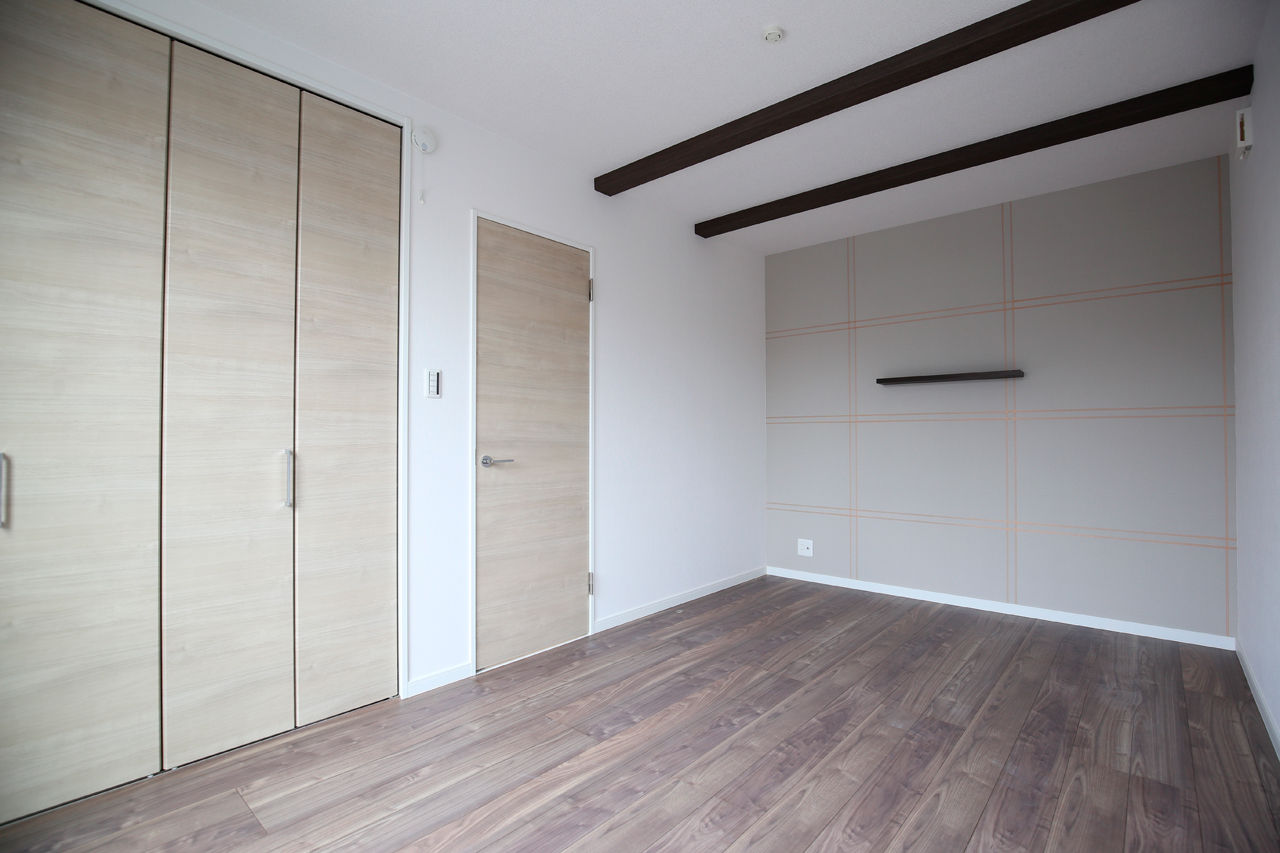 ヤマイチ住建 【大阪市/3階建て/2000万円台】凝った天井の意匠や間接照明で、オンリーワンのリビングをデザインの建築実例画像7