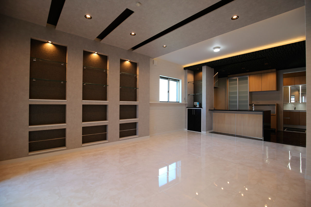 ヤマイチ住建 【大阪市/3階建て/2000万円台】白いフロアに黒いキッチン。光のラインが形づくるクールモダンな住まいの建築実例画像5