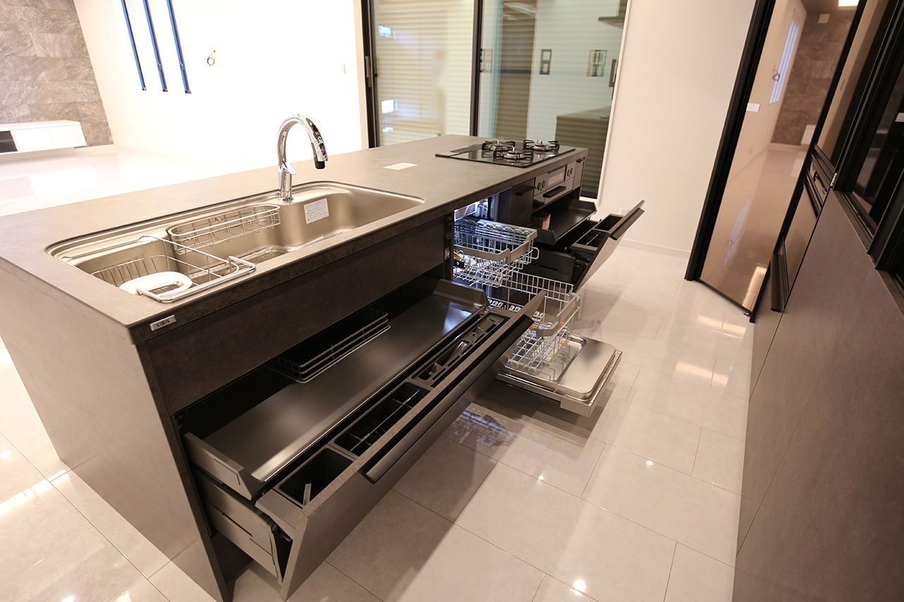 ヤマイチ住建 【大阪市/4000万円以上/3階建て】2台分のビルトインガレージや27.5帖のLDKなどラグジュアリーな住まいの建築実例画像5