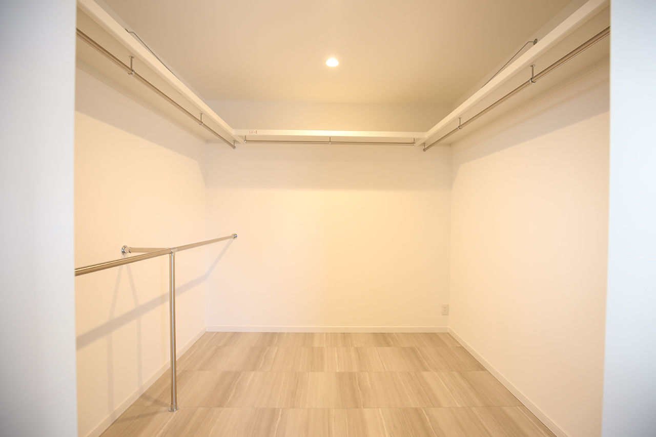 ヤマイチ住建 【大阪市/4000万円以上/3階建て】2台分のビルトインガレージや27.5帖のLDKなどラグジュアリーな住まいの建築実例画像7