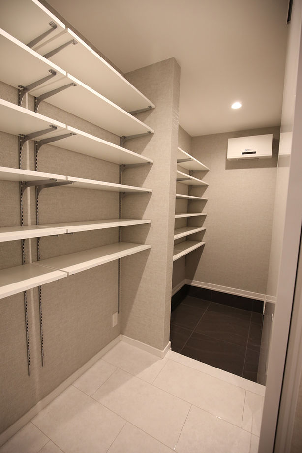 ヤマイチ住建 【大阪市/4000万円以上/3階建て】2台分のビルトインガレージや27.5帖のLDKなどラグジュアリーな住まいの建築実例画像8