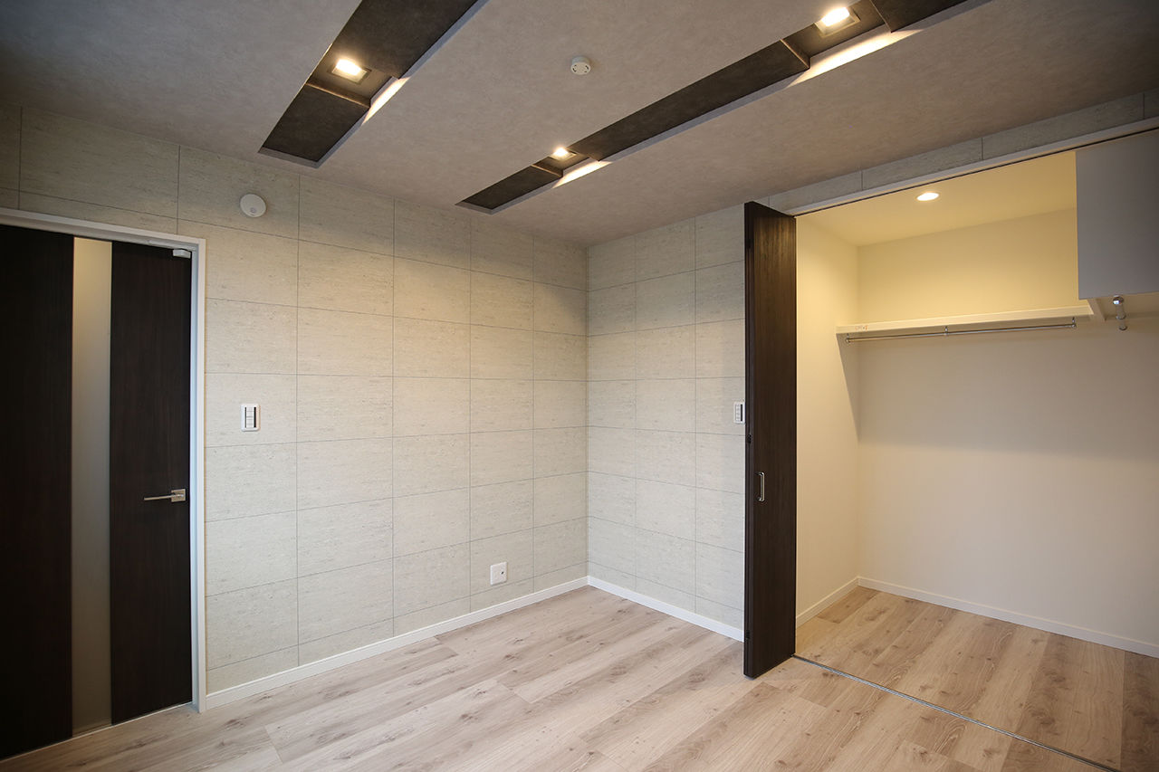 ヤマイチ住建 【大阪市/2000万円台/狭小/3階建て】勾配天井×トップライトで開放感たっぷりにくつろげるLDKの建築実例画像5