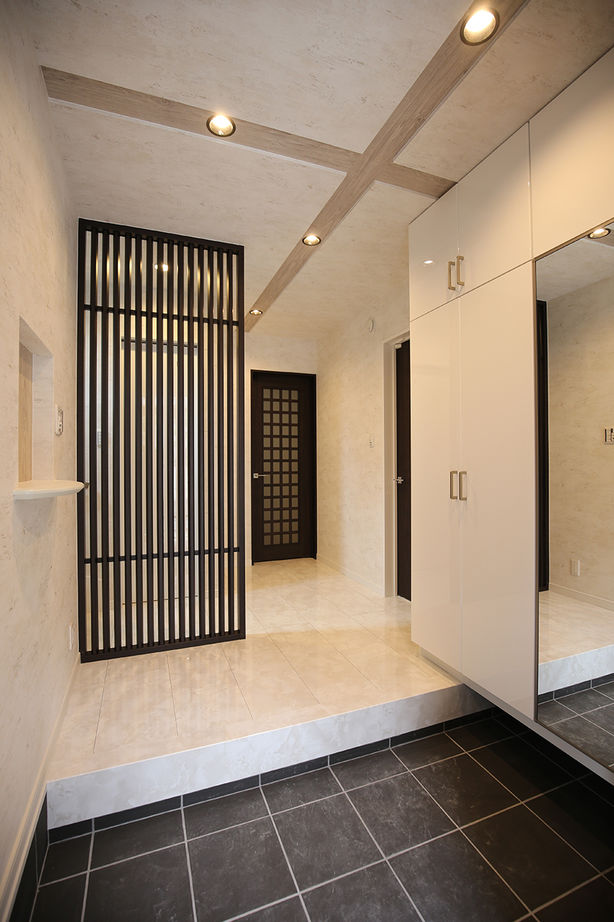 ヤマイチ住建 【大阪市/2000万円台/狭小/3階建て】勾配天井×トップライトで開放感たっぷりにくつろげるLDKの建築実例画像8