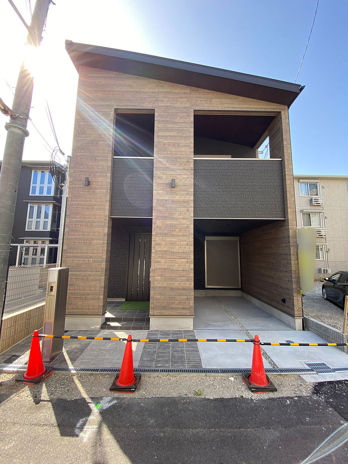 ヤマイチ住建 【大阪市/2000万円台/狭小/3階建て】勾配天井×トップライトで開放感たっぷりにくつろげるLDKの建築実例画像10