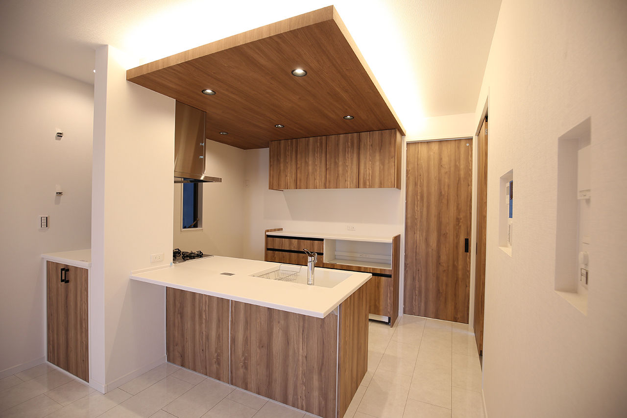 ヤマイチ住建 【大阪市/2000万円台/狭小/3階建て】トップライト付きの開放的な2階LDKでゆったりとくつろげる上質な邸宅の建築実例画像3