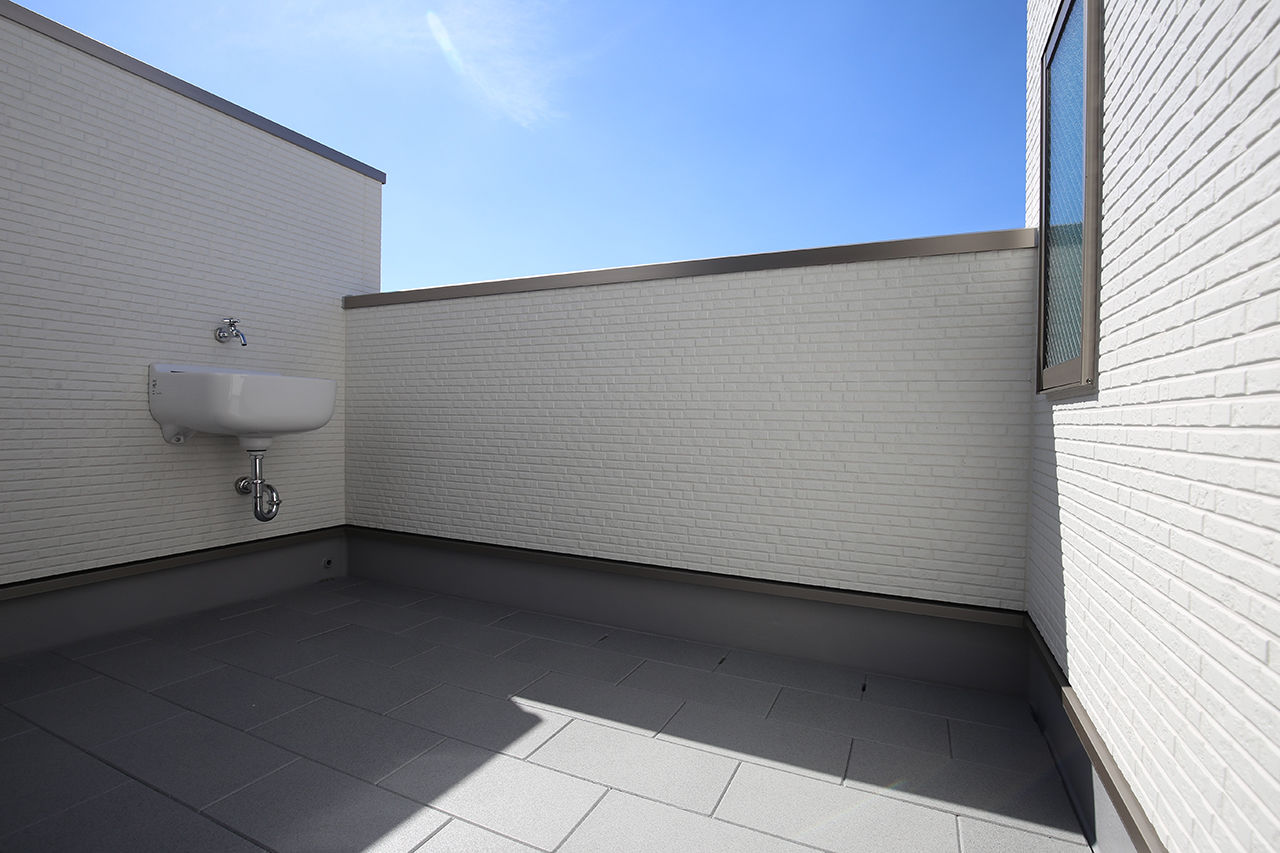 ヤマイチ住建 【大阪市/2000万円台/狭小/3階建て】トップライト付きの開放的な2階LDKでゆったりとくつろげる上質な邸宅の建築実例画像8