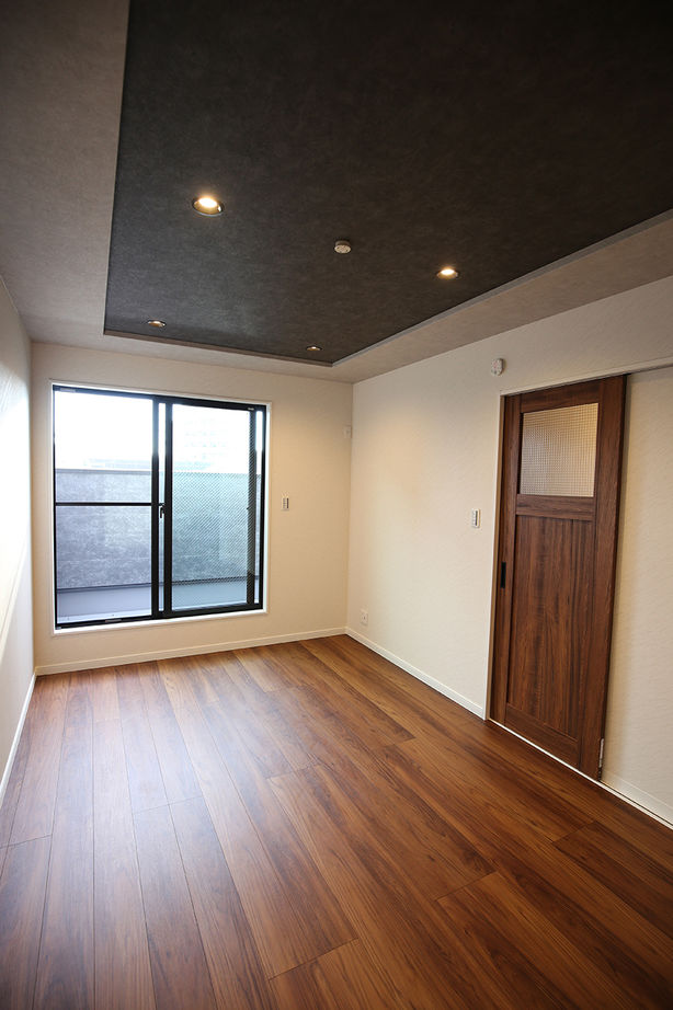 ヤマイチ住建 【大阪市/2000万円台/狭小/3階建て】木目調×間接照明でリラックスできる上質感漂う住まいの建築実例画像7