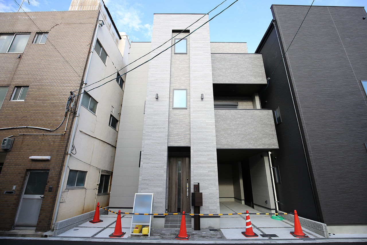 ヤマイチ住建 【大阪市/2000万円台/狭小/3階建て】木目調×間接照明でリラックスできる上質感漂う住まいの建築実例画像10