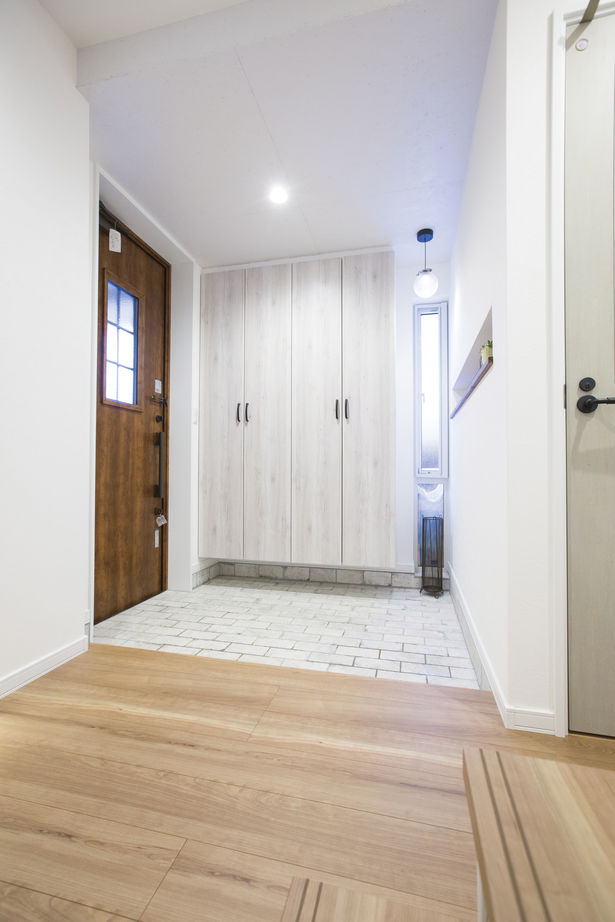 住研ハウス 【千歳市/ニッチ/収納豊富/吹抜】2×6工法で外張断熱だから年中快適な遊び心にあふれたアンティーク調の家。の建築実例画像5