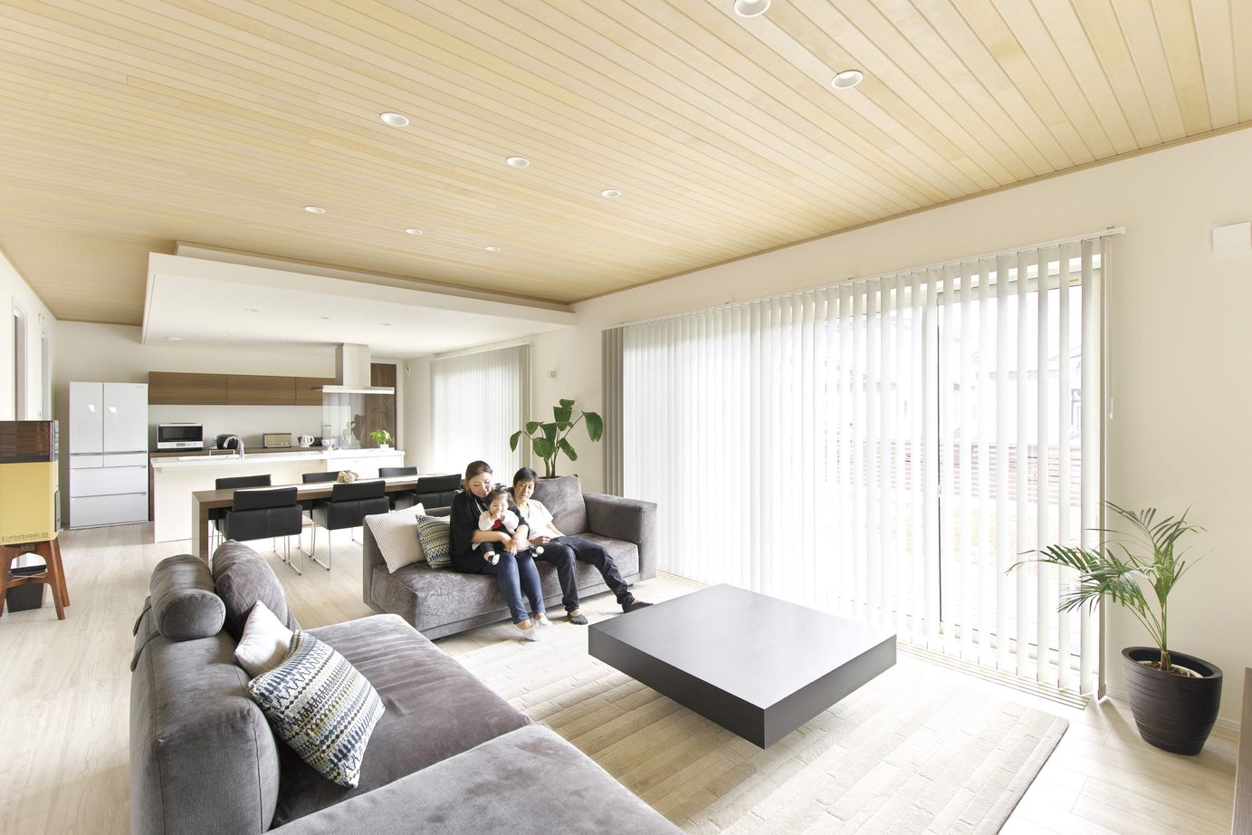 住研ハウス 【苫小牧市/3人家族(子ども1人)/3LDK間取図】LDK30畳でも年中家じゅう快適、高気密高断熱な平屋の家の建築実例画像2