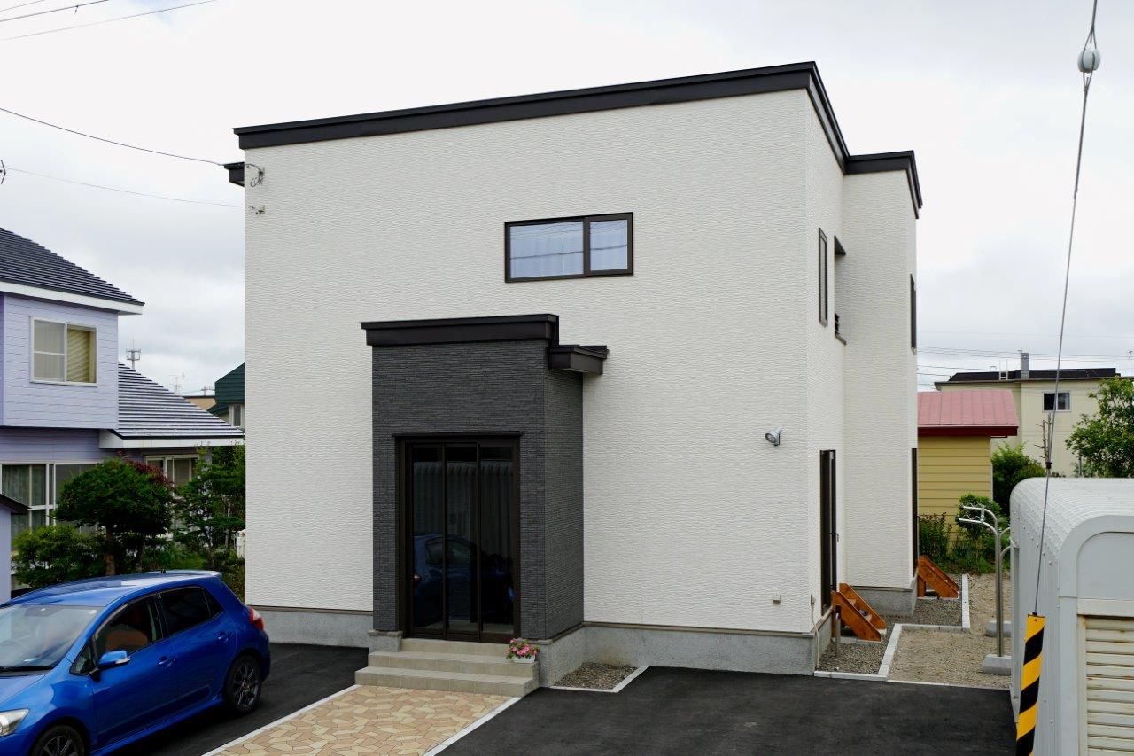 住研ハウス 【千歳市/4LDK間取図/カウンター】断熱仕様パントリーのある奥様の理想のキッチンを実現した家事ラクの家の建築実例画像4