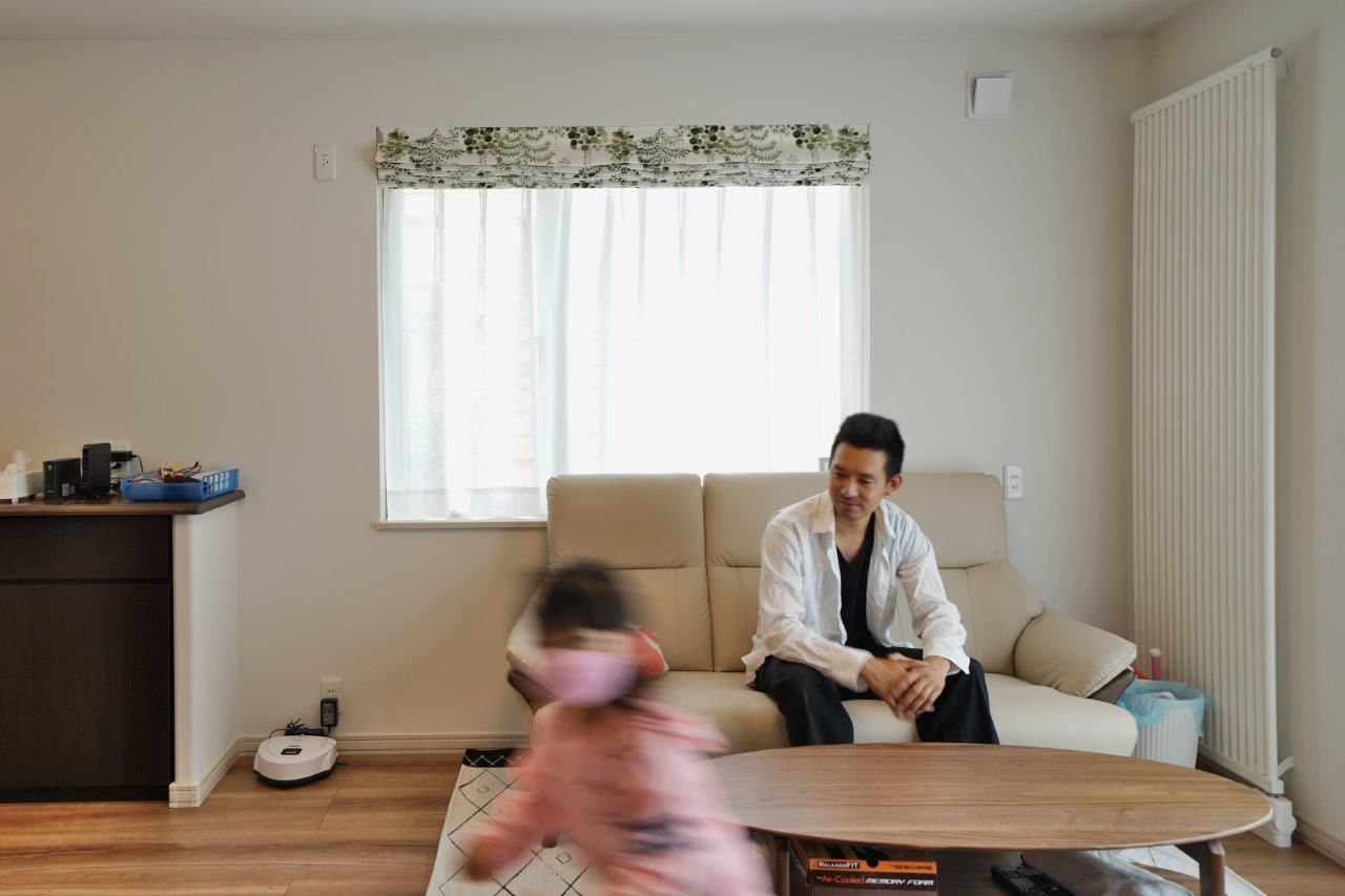 住研ハウス 【千歳市/4LDK間取図/カウンター】断熱仕様パントリーのある奥様の理想のキッチンを実現した家事ラクの家の建築実例画像7