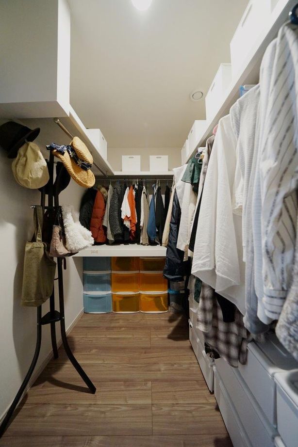 住研ハウス 【千歳市/4LDK間取図/カウンター】断熱仕様パントリーのある奥様の理想のキッチンを実現した家事ラクの家の建築実例画像10