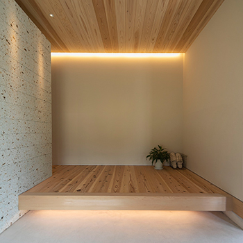 山根木材 【4LDK／のぼり梁×大開口】追い求めた「シンプルさ」が導く。木の美しさが映える、研ぎ澄まされた上質空間の建築実例画像4