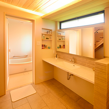 山根木材 【4LDK／のぼり梁×大開口】追い求めた「シンプルさ」が導く。木の美しさが映える、研ぎ澄まされた上質空間の建築実例画像6