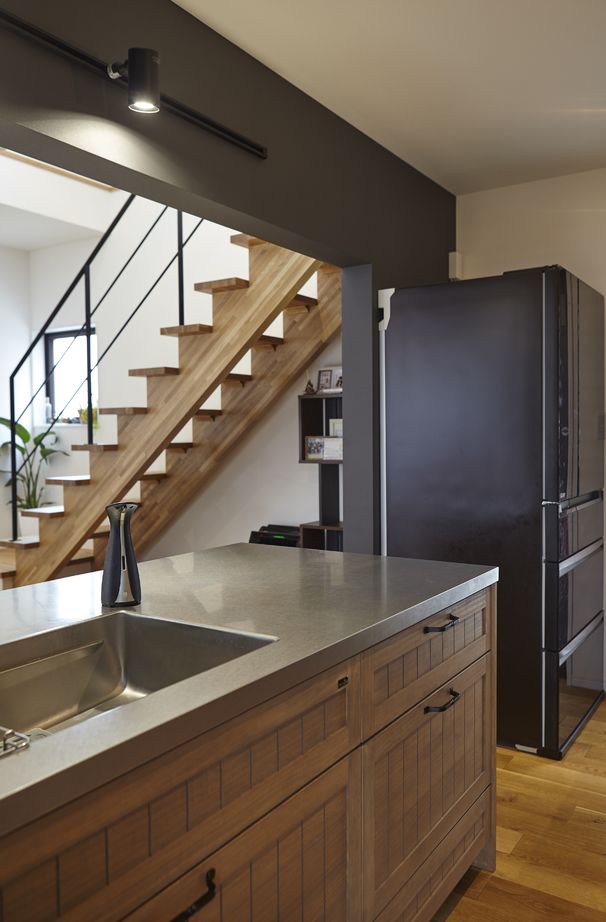 山根木材 異素材がセンスよく調和するスタイリッシュな木の家の建築実例画像4