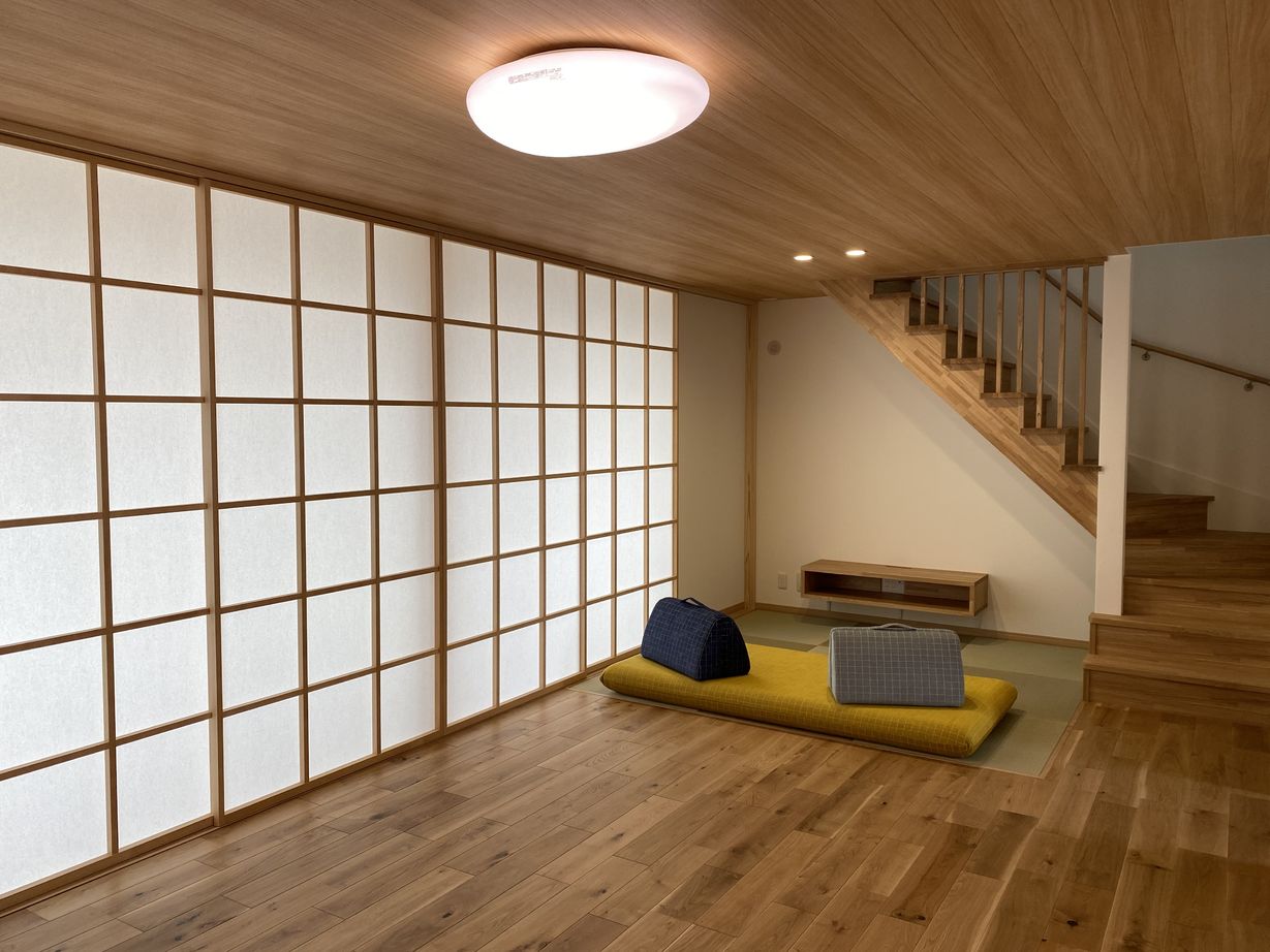 山根木材 日当たり抜群の縁側と俺のマンガスペースがある家の建築実例画像2