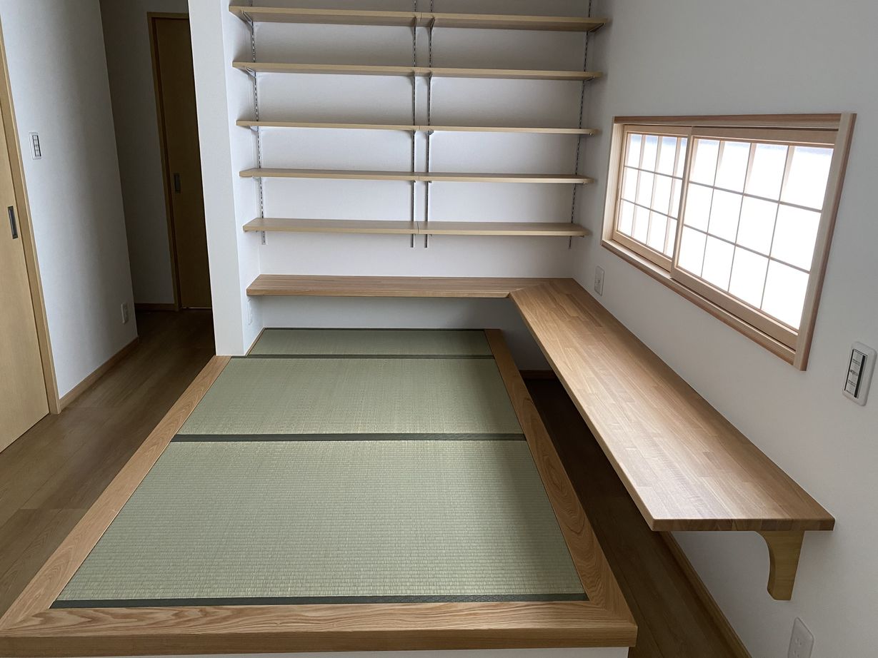 山根木材 日当たり抜群の縁側と俺のマンガスペースがある家の建築実例画像3