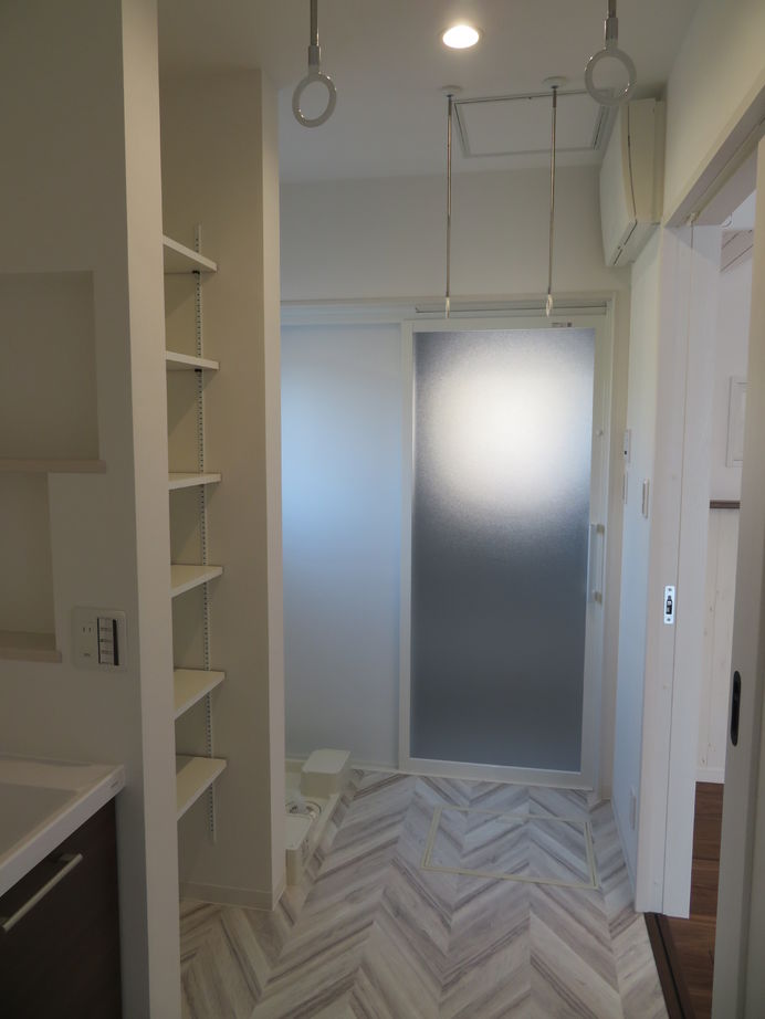 山根木材 インナーガレージ付きアーリーアメリカンスタイルでZEHの家。の建築実例画像3