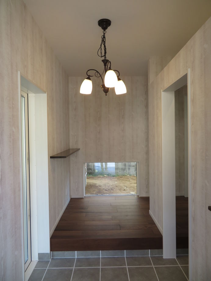 山根木材 インナーガレージ付きアーリーアメリカンスタイルでZEHの家。の建築実例画像5