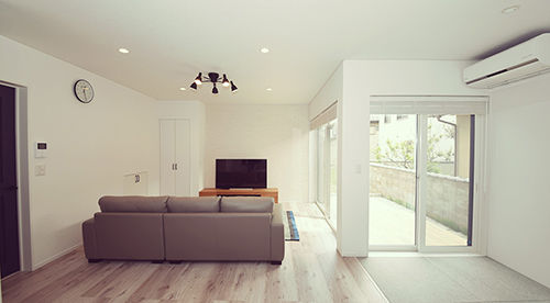 ワイケイホーム 【2000万円台×シンプルモダン】ZEH仕様で家計にやさしい家の建築実例画像2