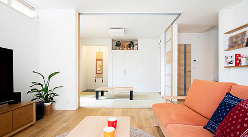 ワイケイホーム 【3000万円台×広々としたインナーガレージ】家事を楽しくする、動線と明るさにこだわった家の建築実例画像3