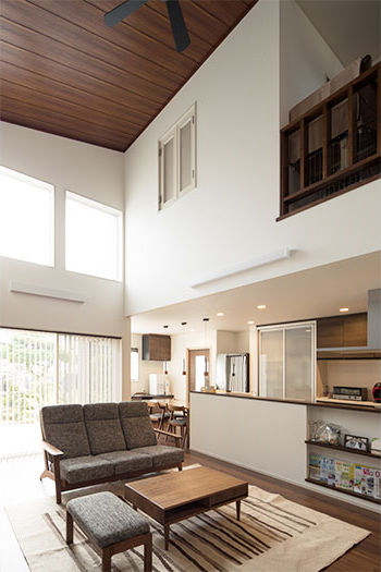 ワイケイホーム 【広々ドッグラン】ペットと住まう、吹き抜けのある家の建築実例画像3