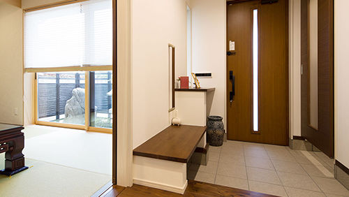 ワイケイホーム 【広々ドッグラン】ペットと住まう、吹き抜けのある家の建築実例画像4