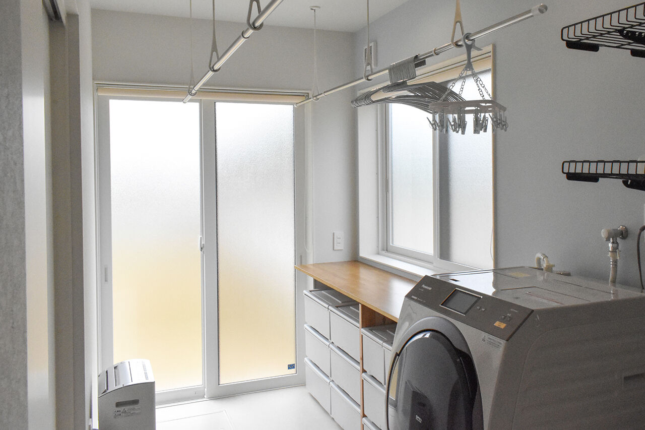 ワイケイホーム 【スキップフロア】和モダンの外観に包まれた、スタイリッシュな暮らし。遊び心のある空間演出にも注目の建築実例画像10