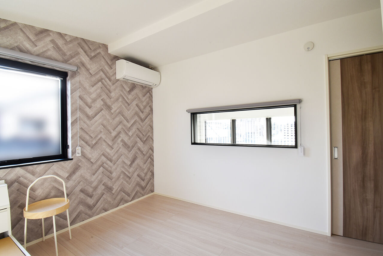 ワイケイホーム 【スキップフロア】モノトーンで統一された空間が実現した、高級感あふれる住まいの建築実例画像10