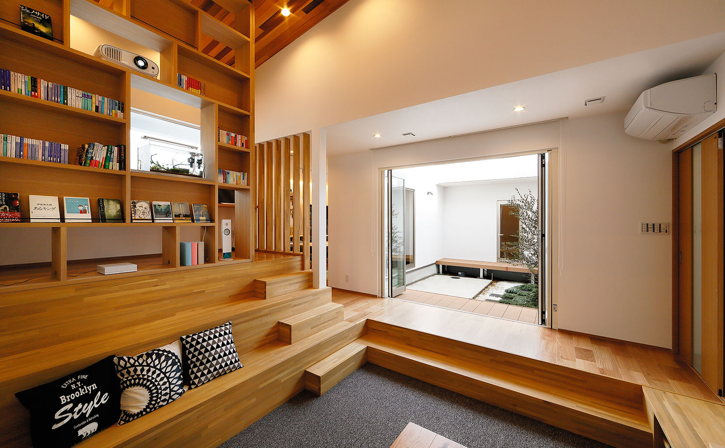 アートハウス 2500万円×東近江市|平屋のデザイナーズ住宅。風を感じながらまったりと過ごす、中庭のある家の建築実例画像3