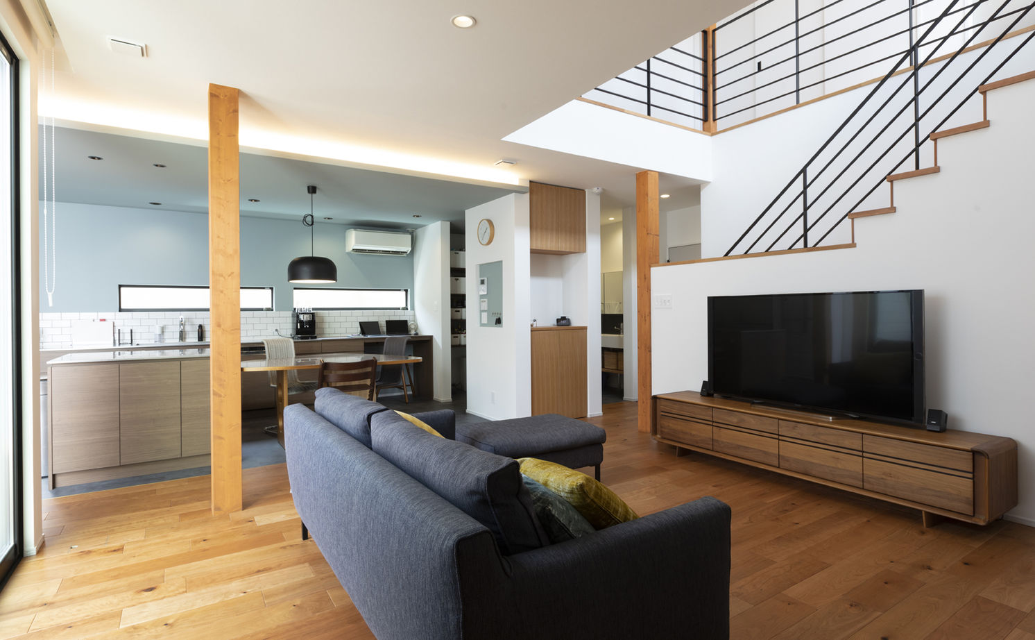 アートハウス 3000万円台×大津市|自然とのつながり、機能的な家事動線、共働き夫婦が建てた中庭のある家の建築実例画像3