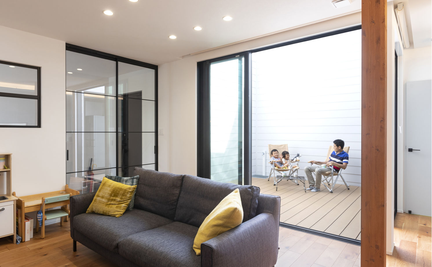 アートハウス 3000万円台×大津市|自然とのつながり、機能的な家事動線、共働き夫婦が建てた中庭のある家の建築実例画像4