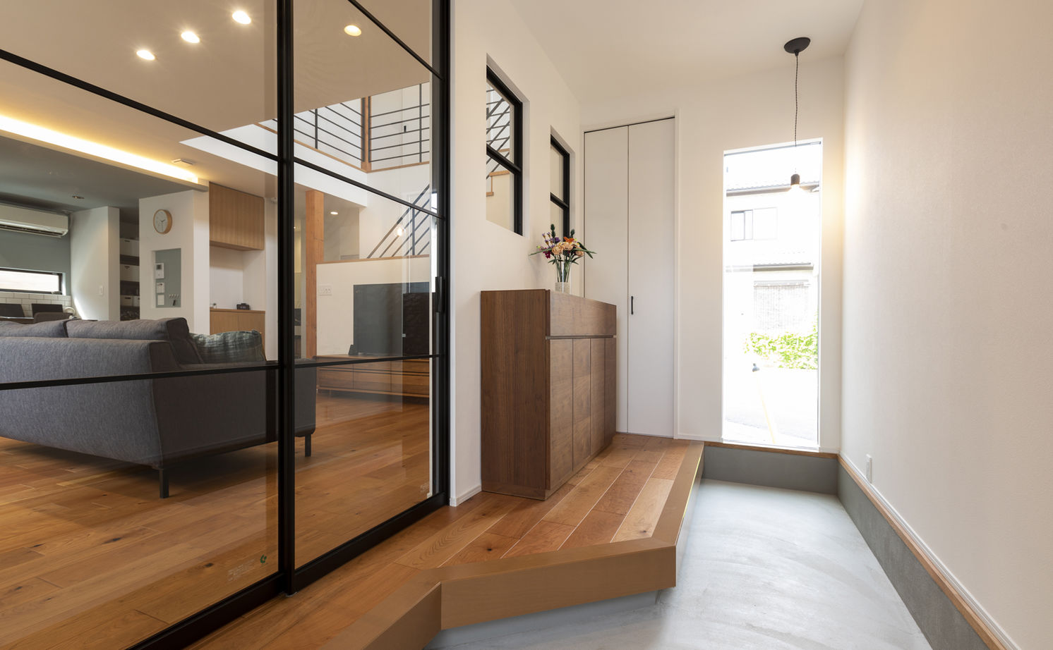 アートハウス 3000万円台×大津市|自然とのつながり、機能的な家事動線、共働き夫婦が建てた中庭のある家の建築実例画像11