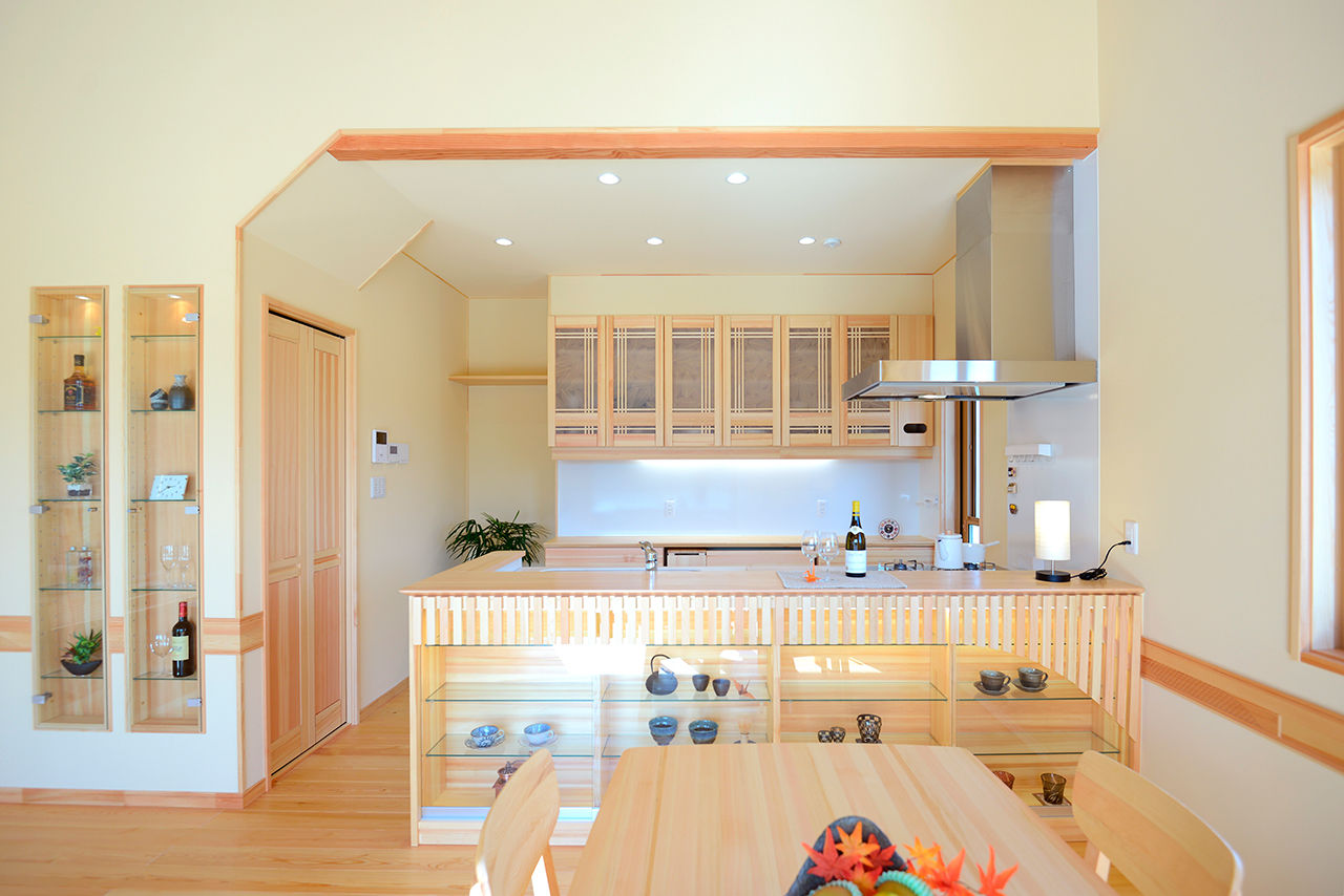 明和ホーム 【甲府市/3000万円台/38坪/ZEH＋R/間取り図あり】一体感と開放空間。のびやかに過ごす平屋風2階建ての家の建築実例画像3