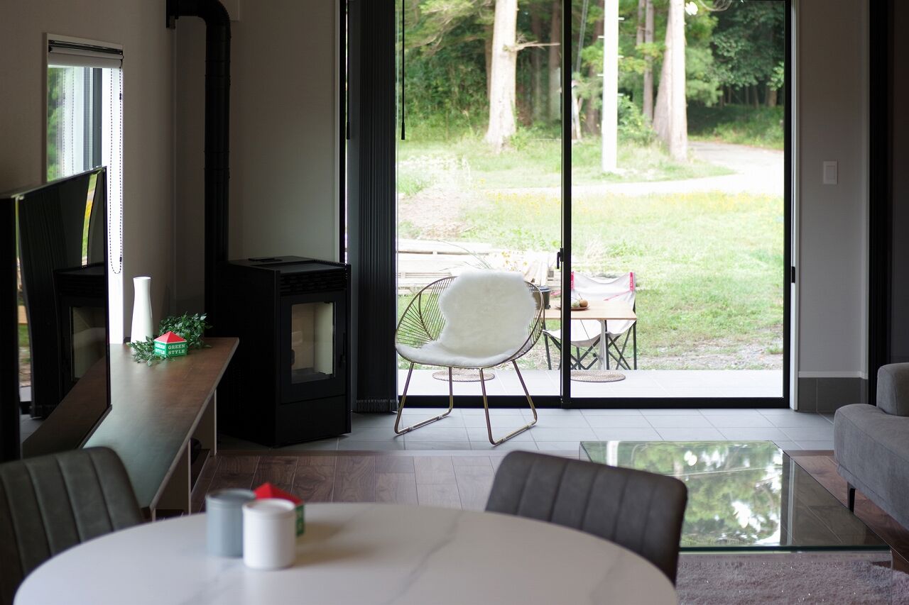 D-GRID HOUSING（ディーグリッドハウジング） 平屋/広い土間とデッキ。ペレットストーブと眺望をの建築実例画像4