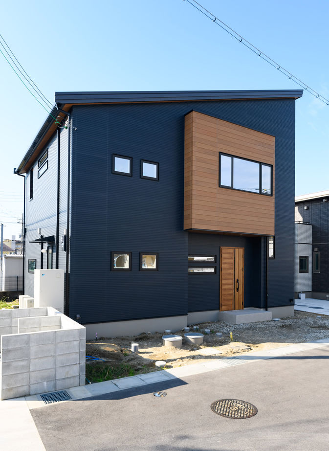 桧家住宅　(日本中央住販) 【奈良県/2300万円台】新婚夫婦がこだわり抜いた土間玄関と吹抜けのある家。開放感と回遊できる動線に満足の建築実例画像