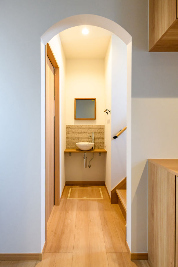 桧家住宅　(日本中央住販) 【奈良県/2300万円台】新婚夫婦がこだわり抜いた土間玄関と吹抜けのある家。開放感と回遊できる動線に満足の建築実例画像3