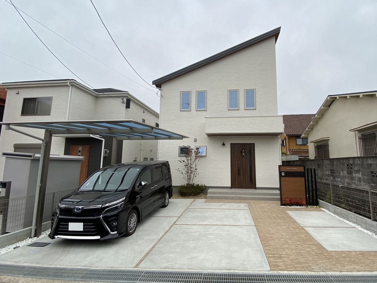 桧家住宅　(日本中央住販) 【奈良県/2200万円台/間取図掲載】吹抜けの大空間LDKで開放感を満喫。ママズルームを多彩に活用の建築実例画像2