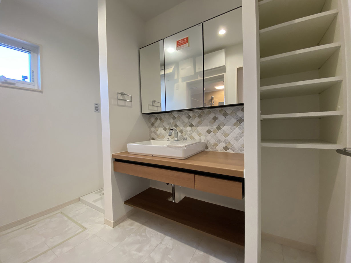 桧家住宅　(日本中央住販) 【奈良県/2200万円台/間取図掲載】吹抜けの大空間LDKで開放感を満喫。ママズルームを多彩に活用の建築実例画像8