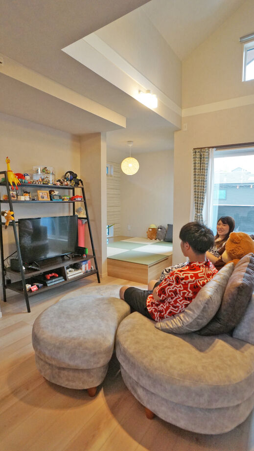 桧家住宅　(日本中央住販) 【京都府/ビルトインガレージ/2階リビング】愛車と共に暮らす家の建築実例画像5