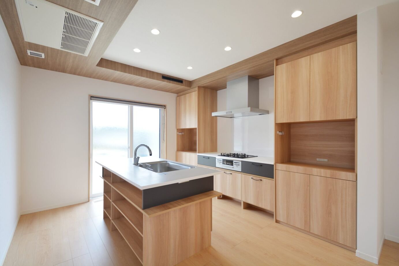 桧家住宅　(日本中央住販) 【奈良県/収納充実/快適住空間】家族が集う明るく開放的な空間が魅力の住まいの建築実例画像2