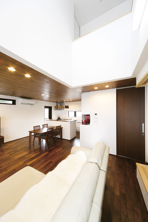 イソダ 【3000万円台/50坪台/間取り図あり/賃貸併用住宅】間取りにこだわり抜いた、憧れの湘南ライフを楽しむ家の建築実例画像4